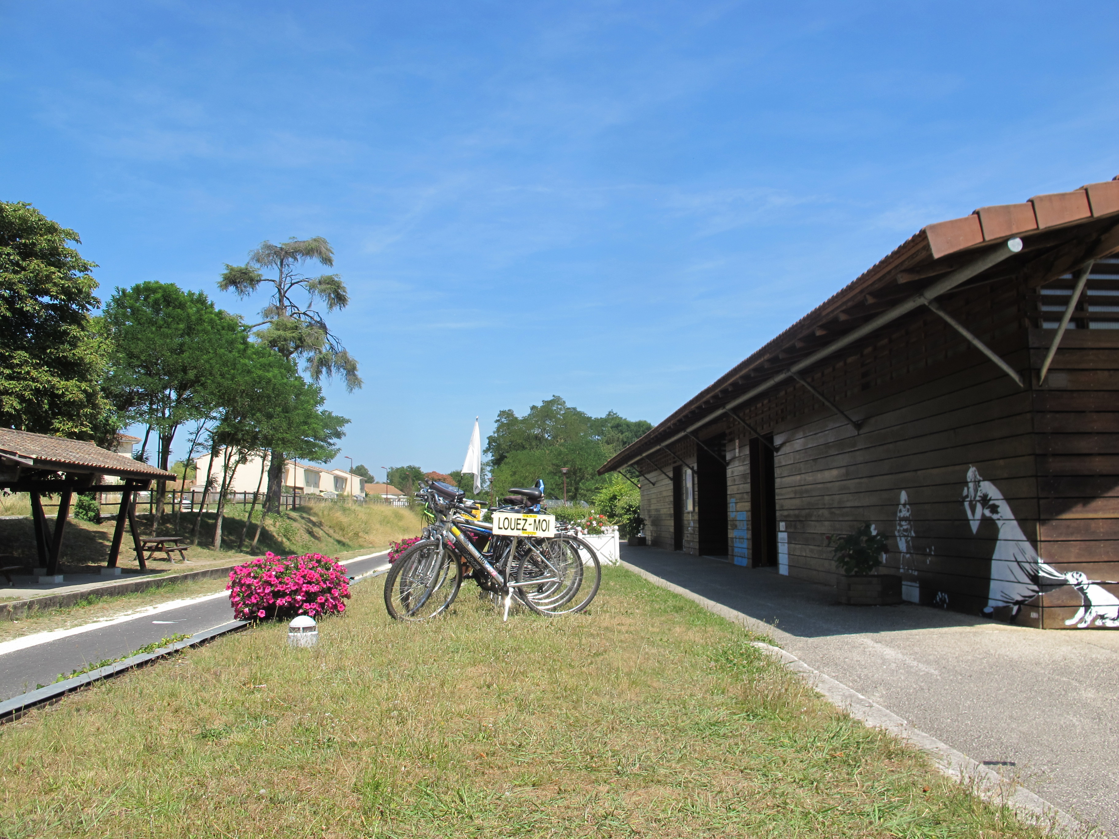 PHOTOS STATION 021 /