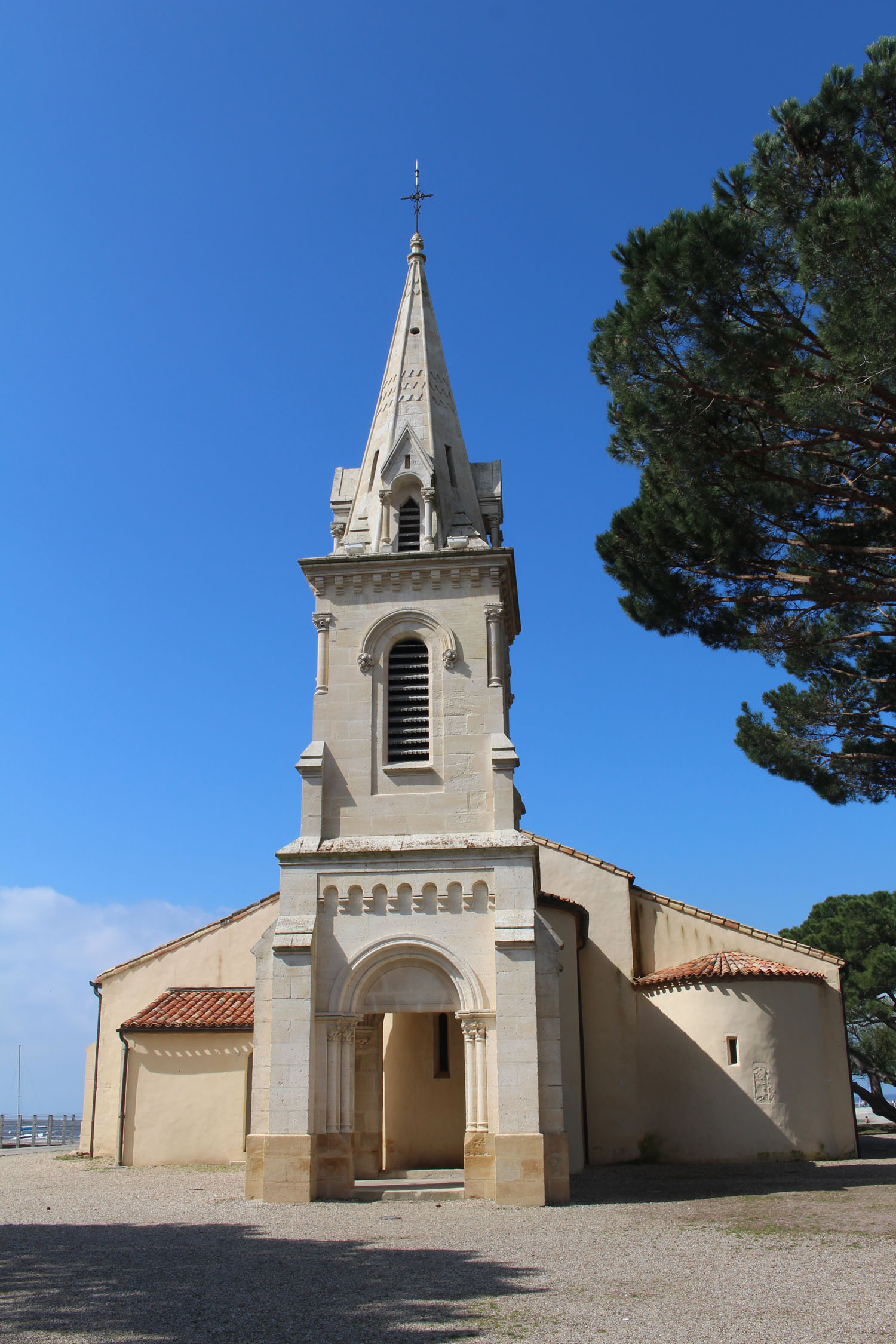 Roller Ride From The Saint Eloi Church To The Pier In Andernos Les