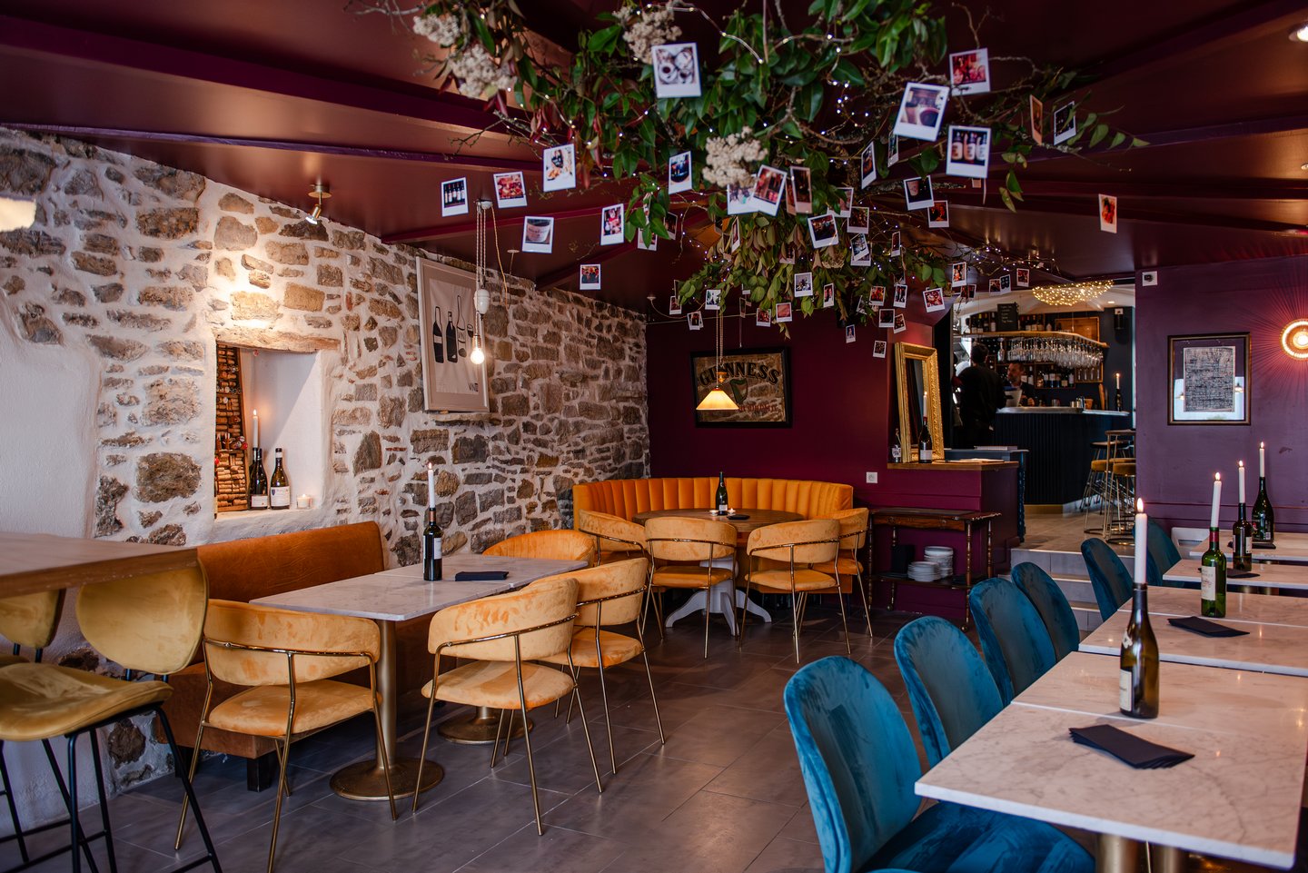 Assemblage, bar à vins