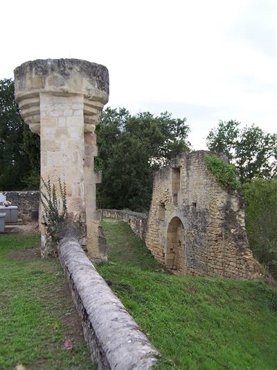 Bellefond_33_Église_Les-ruines-du-prieuré