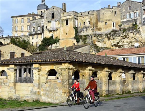 VéloVino: das Weinanbaugebiet von Bourg mit dem E-Bike