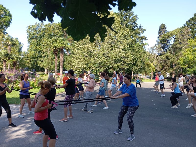 Cours de sport au Parc Mauresque : Circuit training