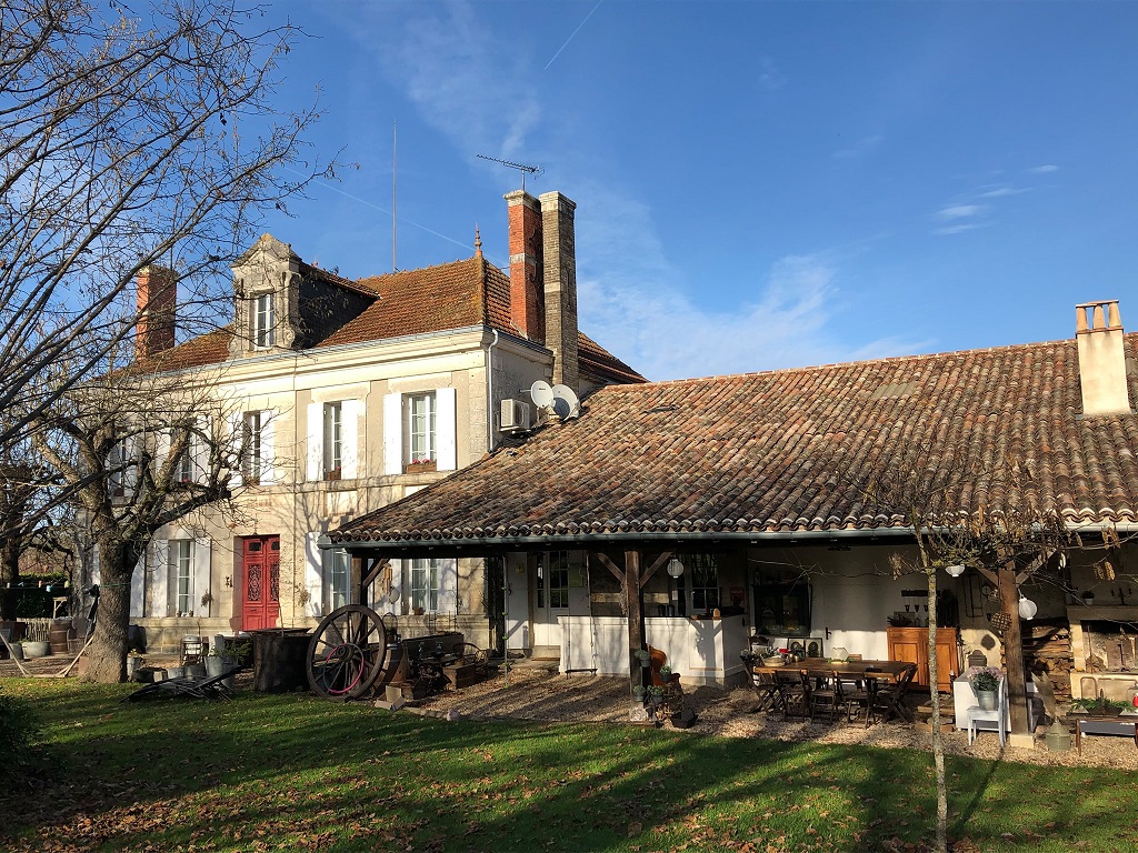 Vue d'ensemble de la maison du Domaine Le Guinot