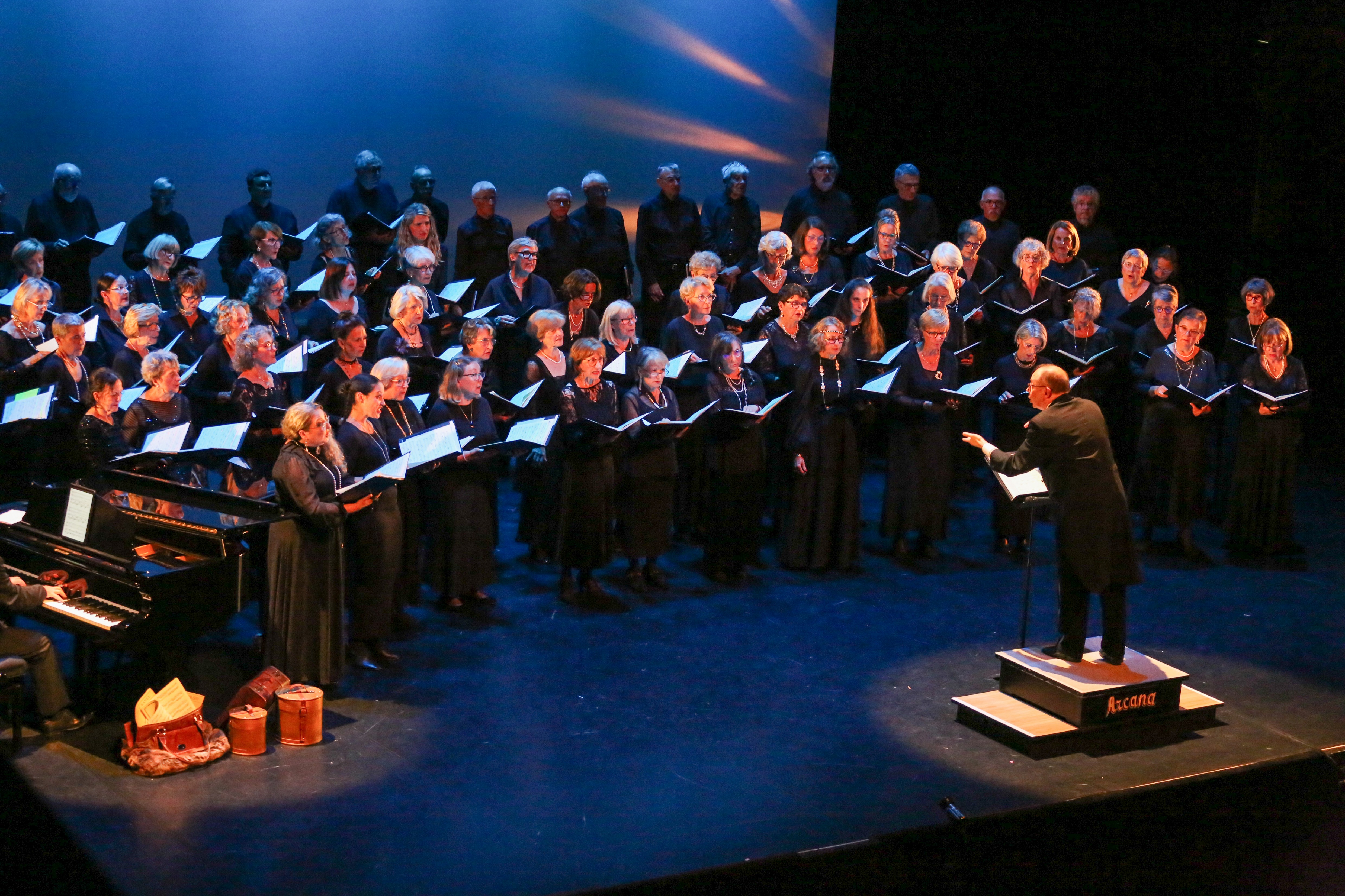 « 50 ANS, LE CLASSIQUE S’ÉCHAPPE ! » GROUPE VOCAL ARCANA