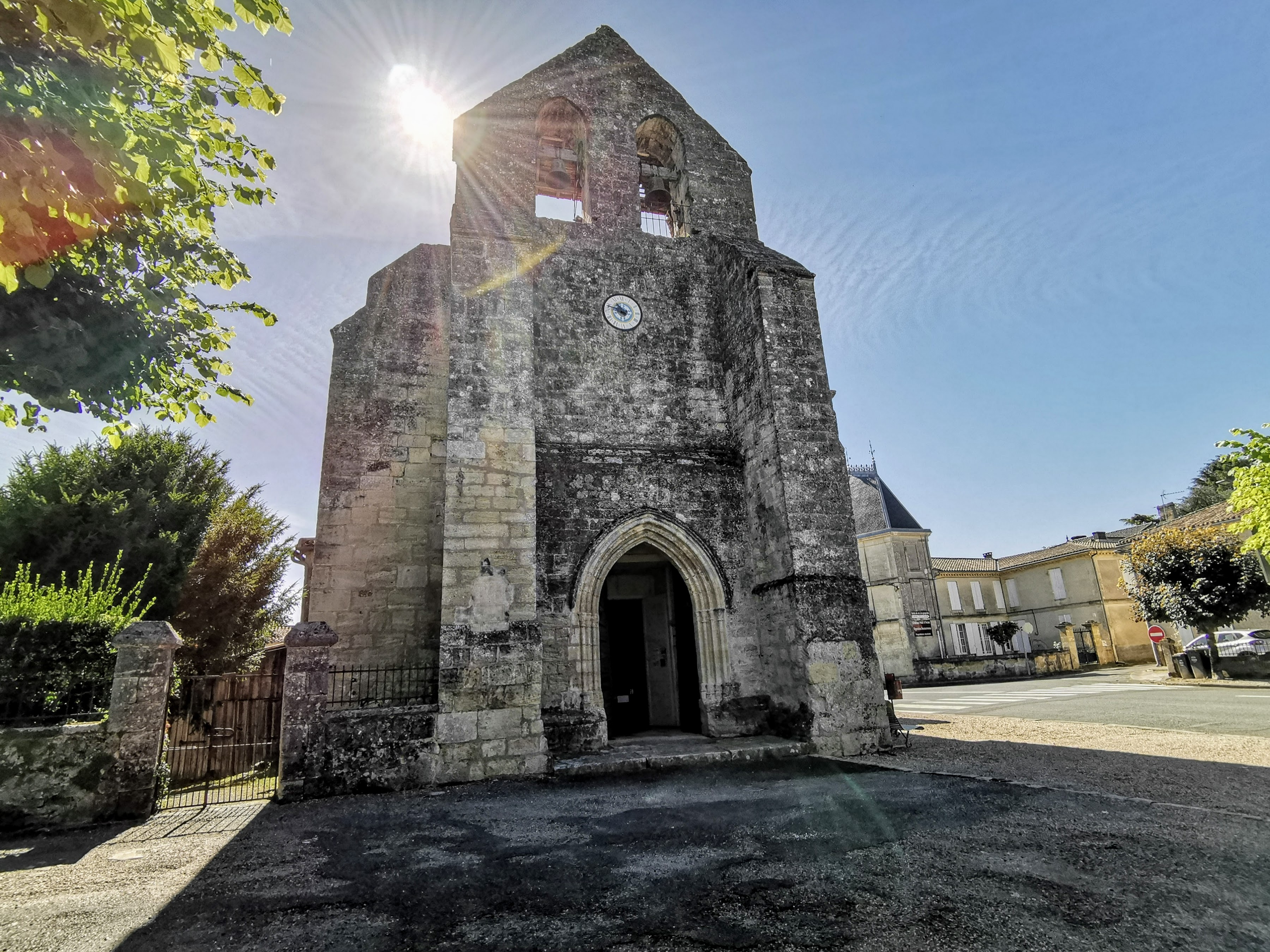 Eglise Saint-Pierre de Naujan-et-Postiac
