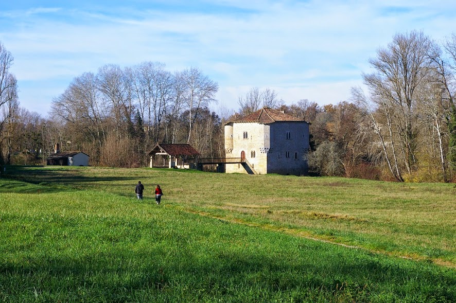Le moulin fortifié de Bagas