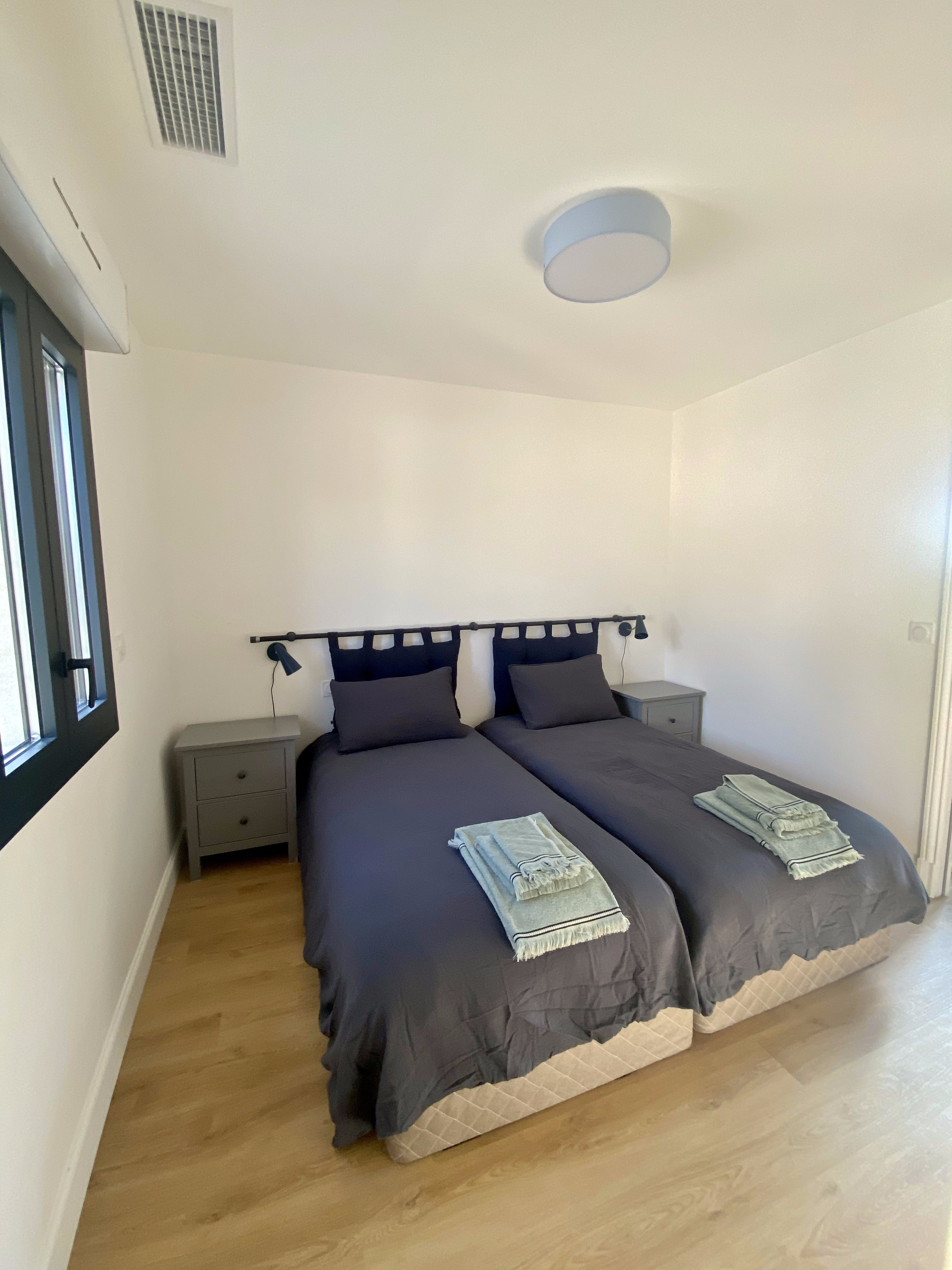 Leo-room1
