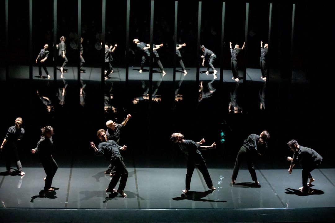 Danse  » Les Yeux fermés »