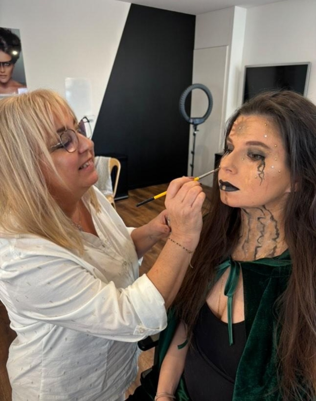 Atelier “Découverte du face painting en binôme et de la thérapie par la photo””