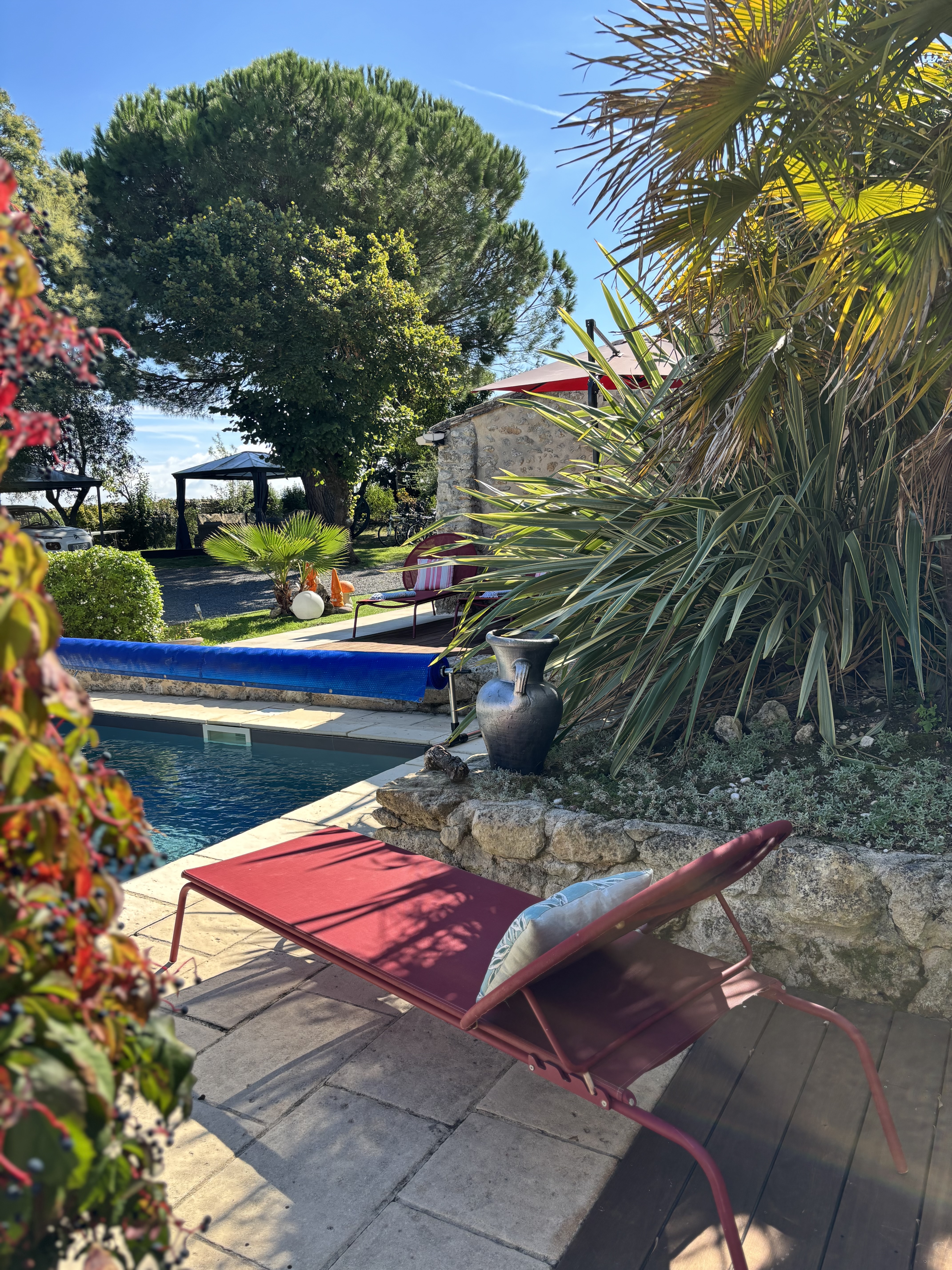 VUE PISCINE MAISON JEROBOAM_11