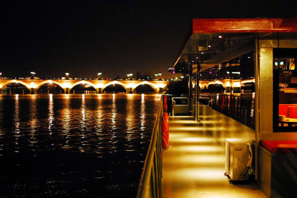 Dîner-croisière à Bordeaux