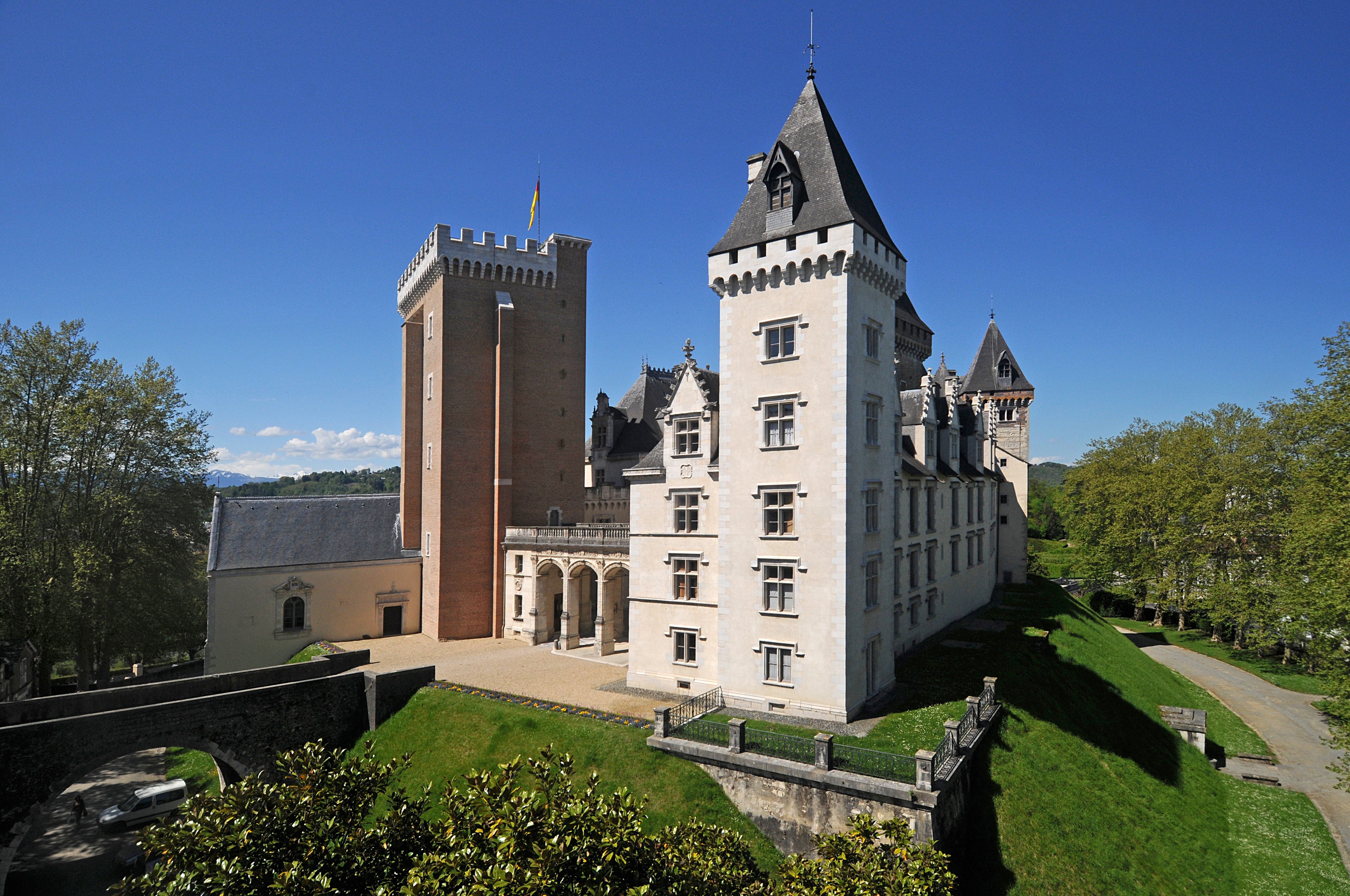 chateau pau 2012