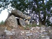 dolmen curton