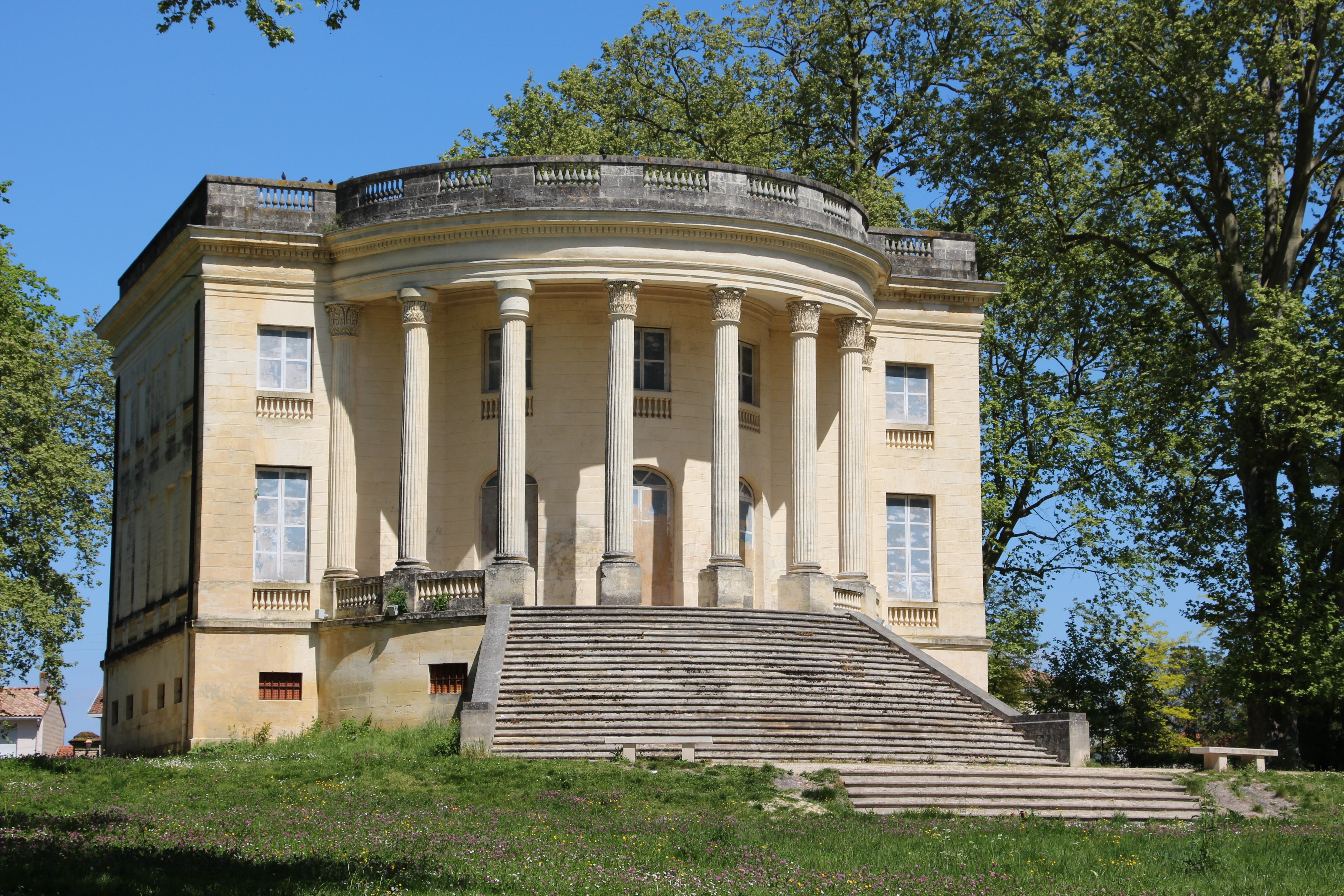 Maison carrée d'Arlac