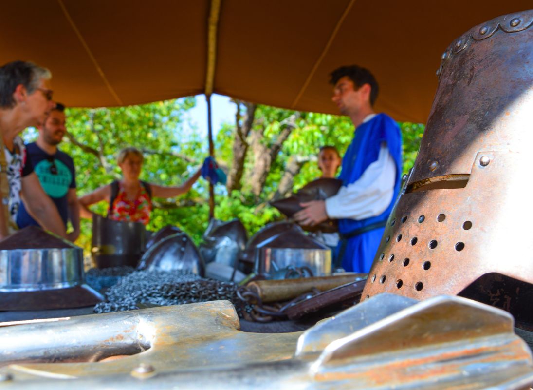 camp-medieval-et-jeux-chateau-de-lastours