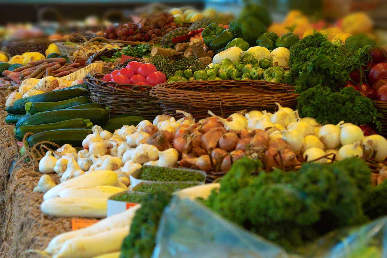 Marché nocturne au Château des Rochers